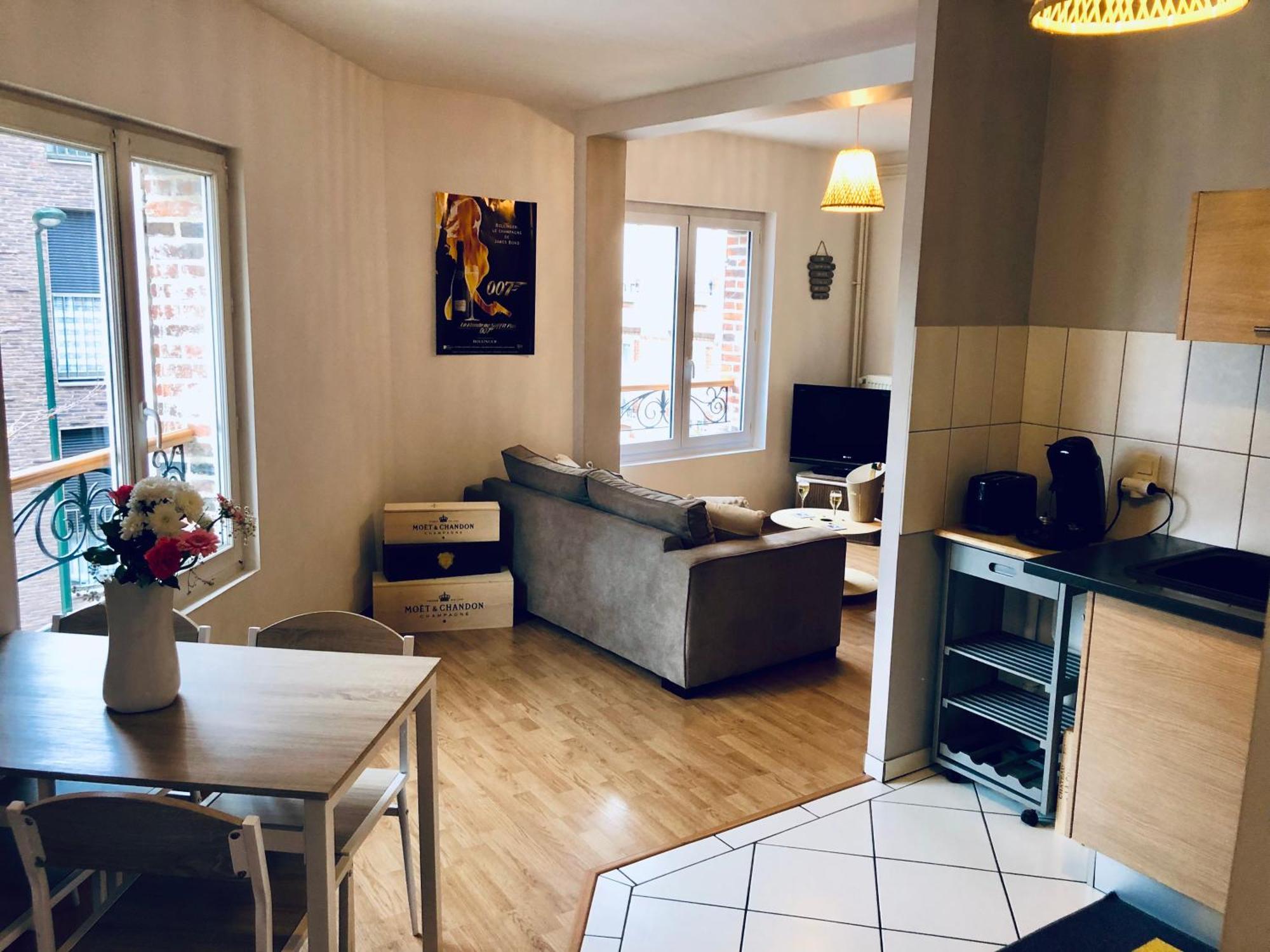 Logement Centre Ville D'Epernay Avec Parking Prive Zewnętrze zdjęcie